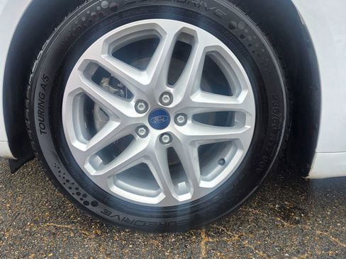 Used 2016 Ford Fusion SE image 9