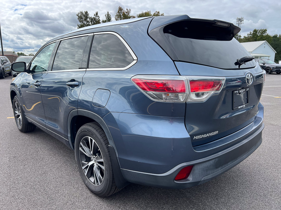 Used 2021 Toyota Highlander Platinum AWD/4WD image 4