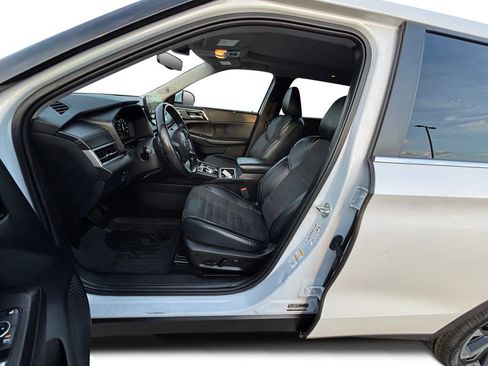 Used 2024 Mitsubishi Outlander SE FWD image 14