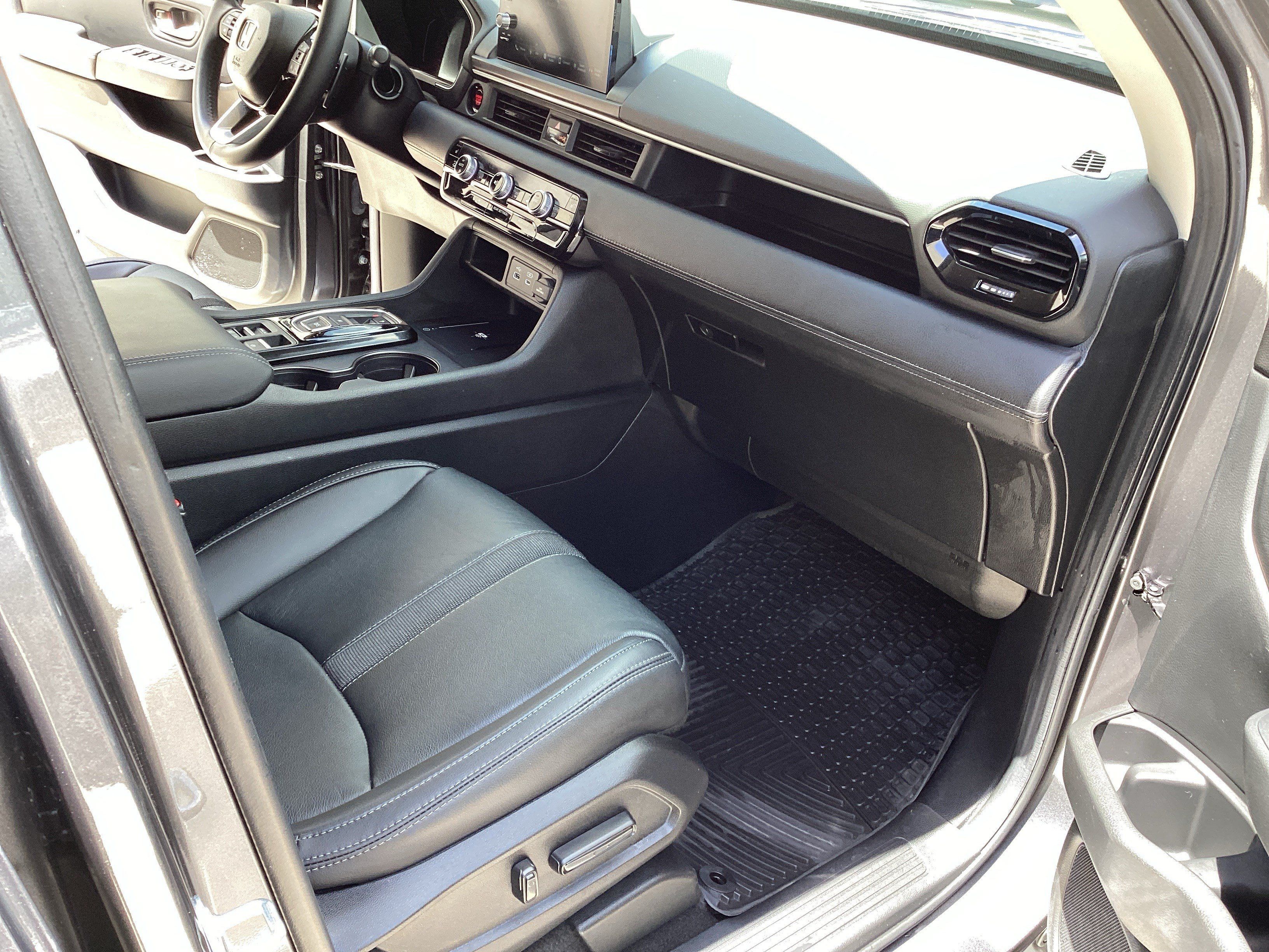 Used 2025 Honda Pilot EX-L image 37