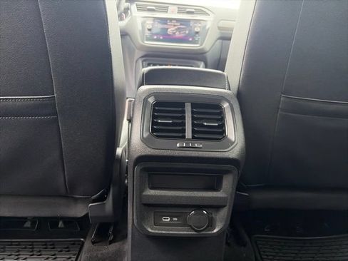 Used 2022 Volkswagen Tiguan SEL R-Line AWD/4WD image 19
