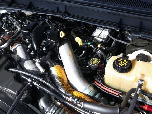 Used 2013 Ford F250 Lariat w/ FX4 Off Road Pkg image 13