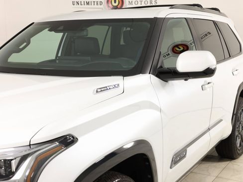 Used 2025 Toyota Sequoia Platinum image 53