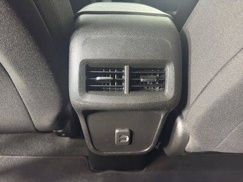 Used 2022 Chevrolet Equinox LT FWD image 34