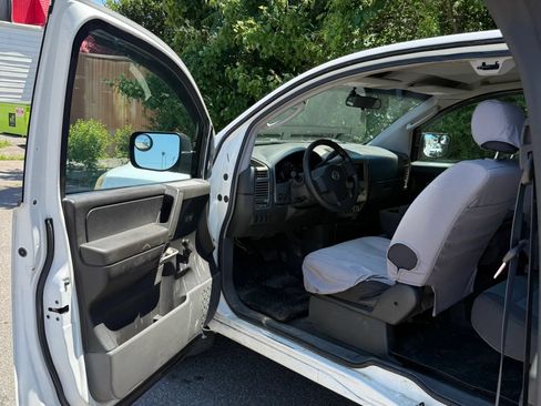 Used 2005 Nissan Titan XE AWD/4WD image 23