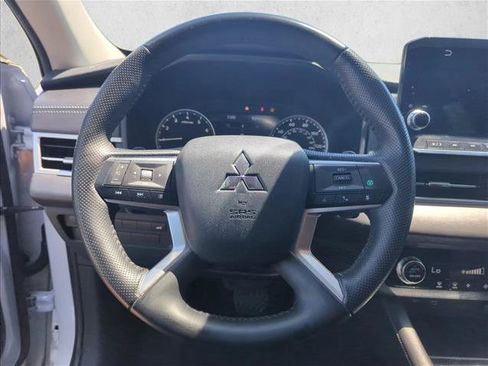 Used 2024 Mitsubishi Outlander SE FWD image 12