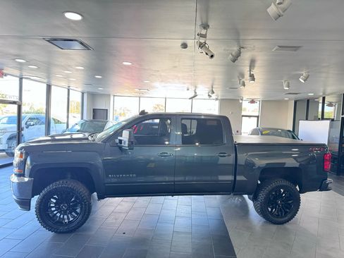 Used 2018 Chevrolet Silverado 1500 LT w/ LT Eassist Package image 6