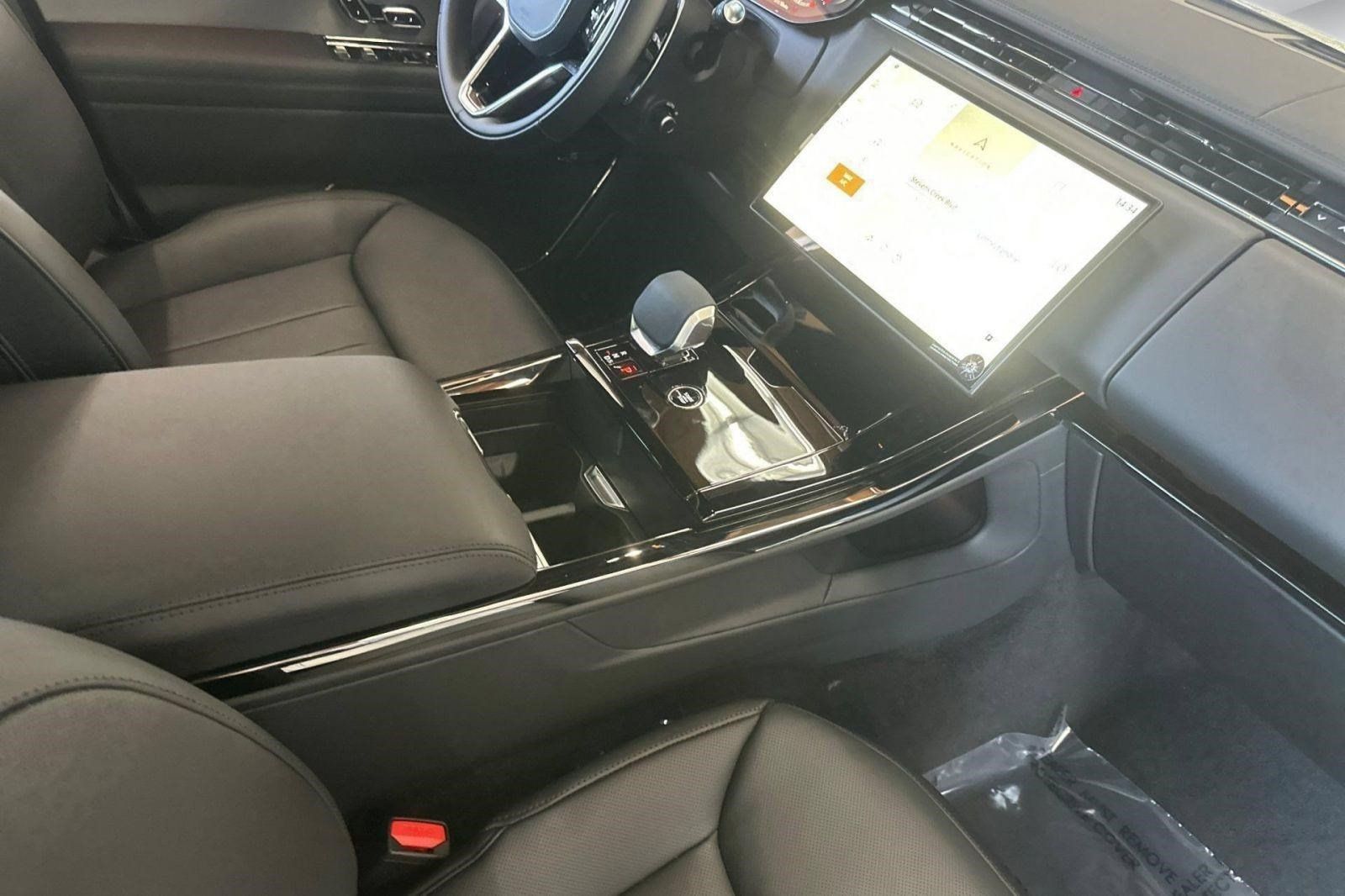 New 2026 Land Rover Range Rover Sport SE AWD/4WD image 15