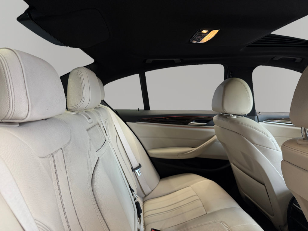 Used 2019 BMW 530i w/ Convenience Package RWD image 28