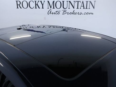 Used 2019 Porsche Macan AWD/4WD image 11