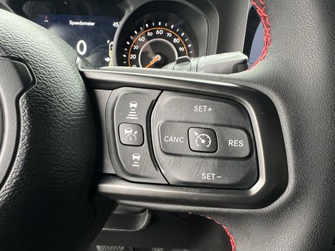 Used 2024 Jeep Wrangler Unlimited Rubicon image 22