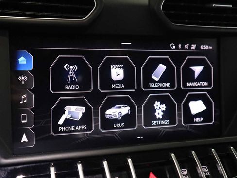 Used 2019 Lamborghini Urus image 18