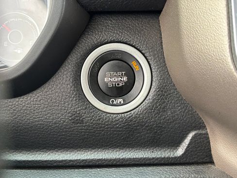 Used 2019 RAM 1500 Laramie AWD/4WD image 10