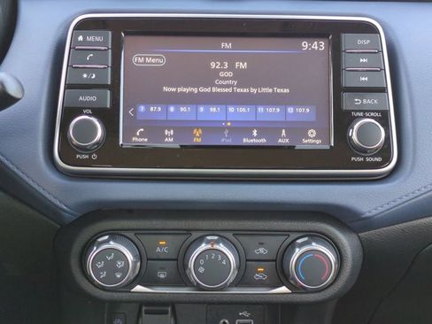 Used 2025 Nissan Versa SV image 17