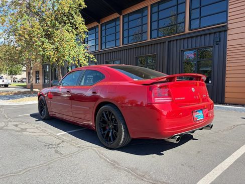 Used 2006 Dodge Charger SRT8 w/ SRT Option Group III RWD image 3