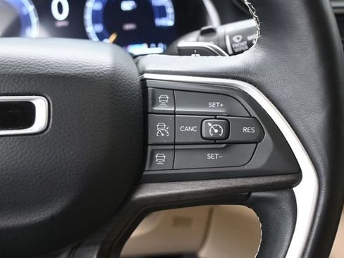 Used 2021 Jeep Grand Cherokee L Limited RWD image 2