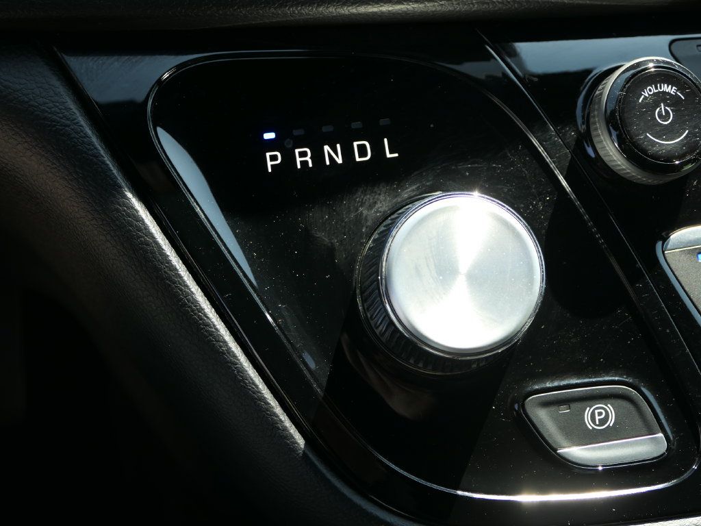 Used 2025 Chrysler Voyager LX FWD image 20