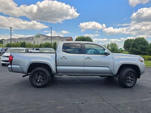 Certified 2023 Toyota Tacoma SR5 AWD/4WD image 9