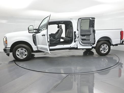 New 2026 Ford F350 XLT image 32