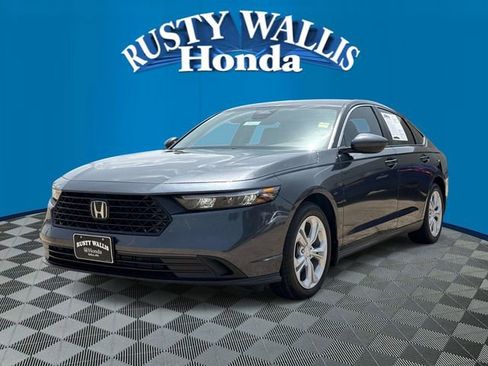 Used 2025 Honda Accord LX image 4