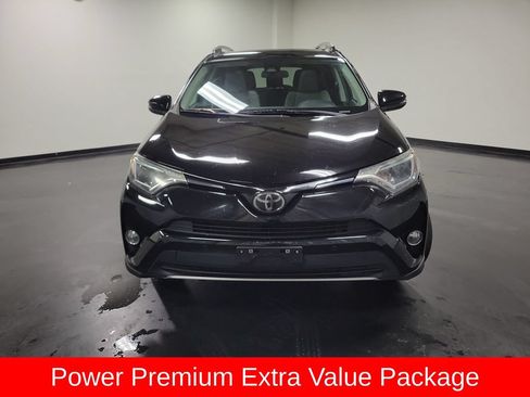 Used 2018 Toyota RAV4 XLE FWD image 2