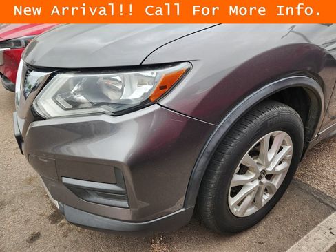 Used 2017 Nissan Rogue SV w/ SV Premium Package AWD/4WD image 6