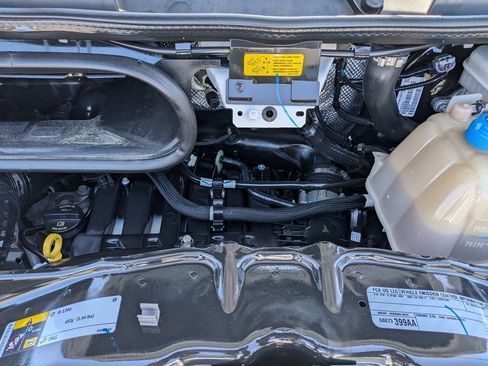 Used 2025 RAM ProMaster 2500 w/ U-Haul Equipment Group FWD image 31