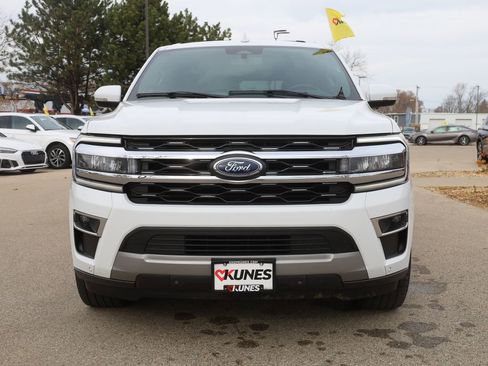 Used 2024 Ford Expedition Limited image 3