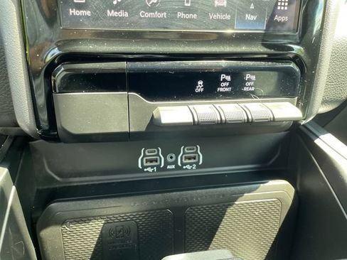 Certified 2025 RAM 1500 Big Horn AWD/4WD image 36