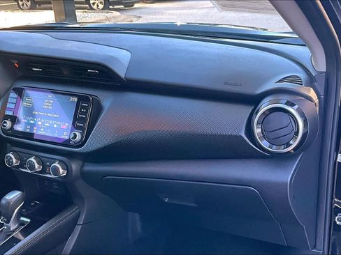 Certified 2024 Nissan Kicks SV image 18