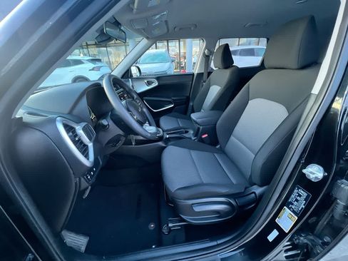 Certified 2024 Kia Soul LX w/ Option Group 015 FWD image 11