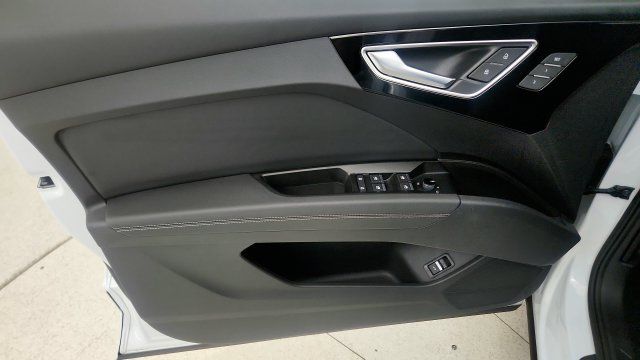 Used 2025 Audi Q4 e-tron Premium Plus w/ Premium Plus AWD/4WD image 50