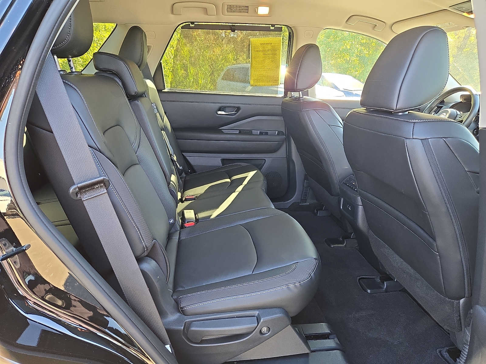 Used 2023 Nissan Pathfinder SL w/ Black Appearance Package AWD/4WD image 10