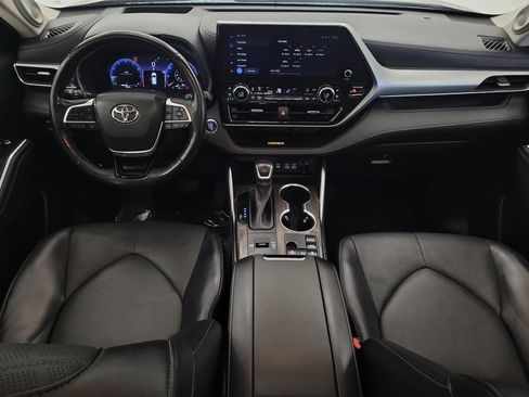 Used 2023 Toyota Highlander Platinum FWD image 14