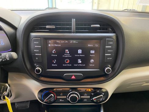 Used 2025 Kia Soul FWD image 37