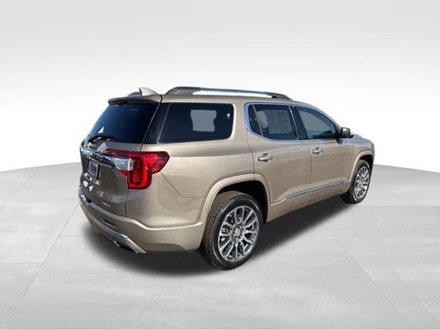 Used 2023 GMC Acadia Denali w/ Denali Technology Package AWD/4WD image 4
