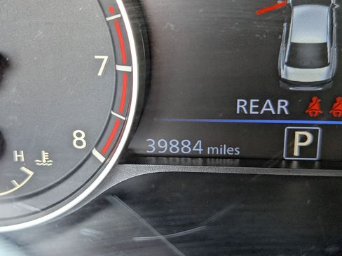 Used 2025 Nissan Altima 2.5 SV FWD image 13