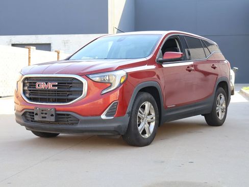 Used 2020 GMC Terrain SLE FWD image 2