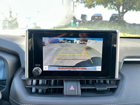 Used 2024 Toyota RAV4 XLE image 18