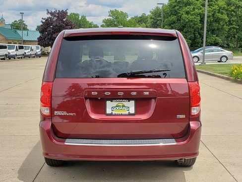 Used 2018 Dodge Grand Caravan SE w/ UConnect Hands-Free Group FWD image 4