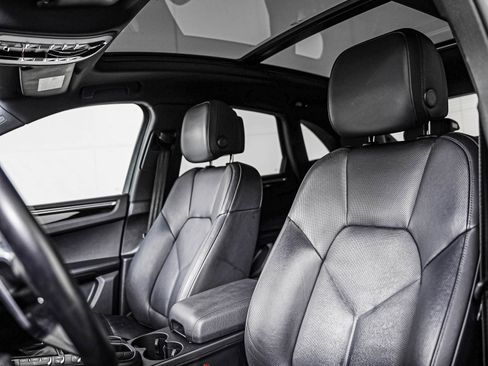 Certified 2020 Porsche Macan AWD/4WD image 5
