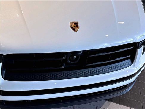 New 2026 Porsche Macan AWD/4WD image 30