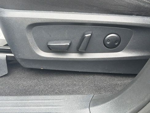 Used 2025 Nissan Pathfinder SV FWD image 39