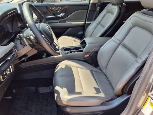Certified 2025 Lincoln Corsair FWD image 23
