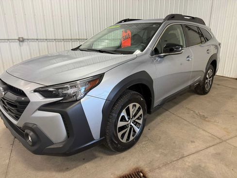 Used 2025 Subaru Outback Premium w/ Popular Package #1A AWD/4WD image 6