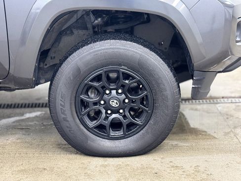 Used 2022 Toyota Tacoma SR5 image 4