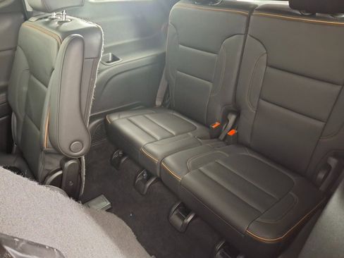 Used 2022 GMC Acadia AT4 w/ Technology Package image 25