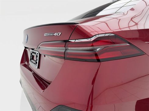 Used 2025 BMW i5 eDrive40i w/ M Sport Package image 7