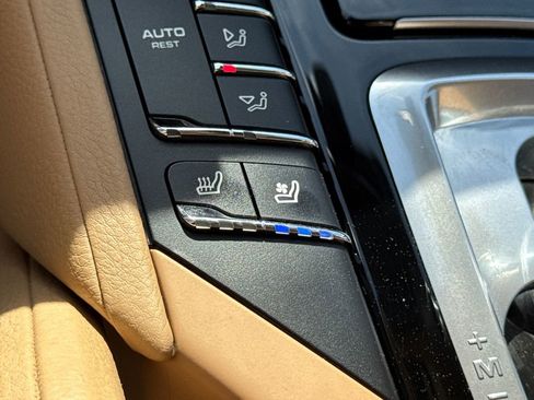 Used 2016 Porsche Cayenne S image 35