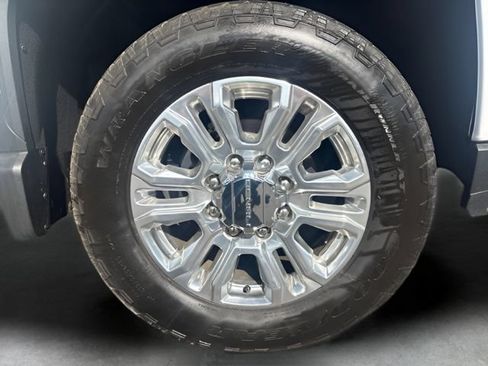 Used 2023 GMC Sierra 3500 Denali w/ Denali Ultimate Package AWD/4WD image 34